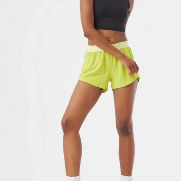 Outdoor Voices Pants - NWT- Outdoor Voices Relay 3" Short Aloe